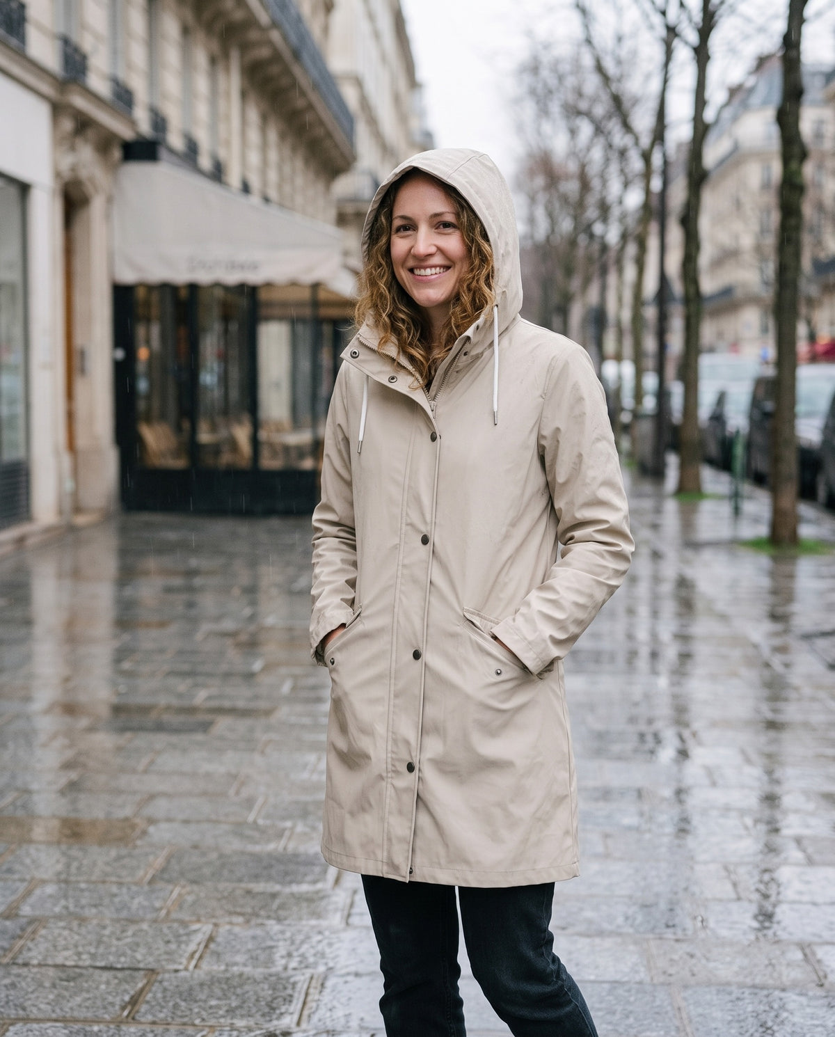 Imperméable léger femme - porté sous la pluie