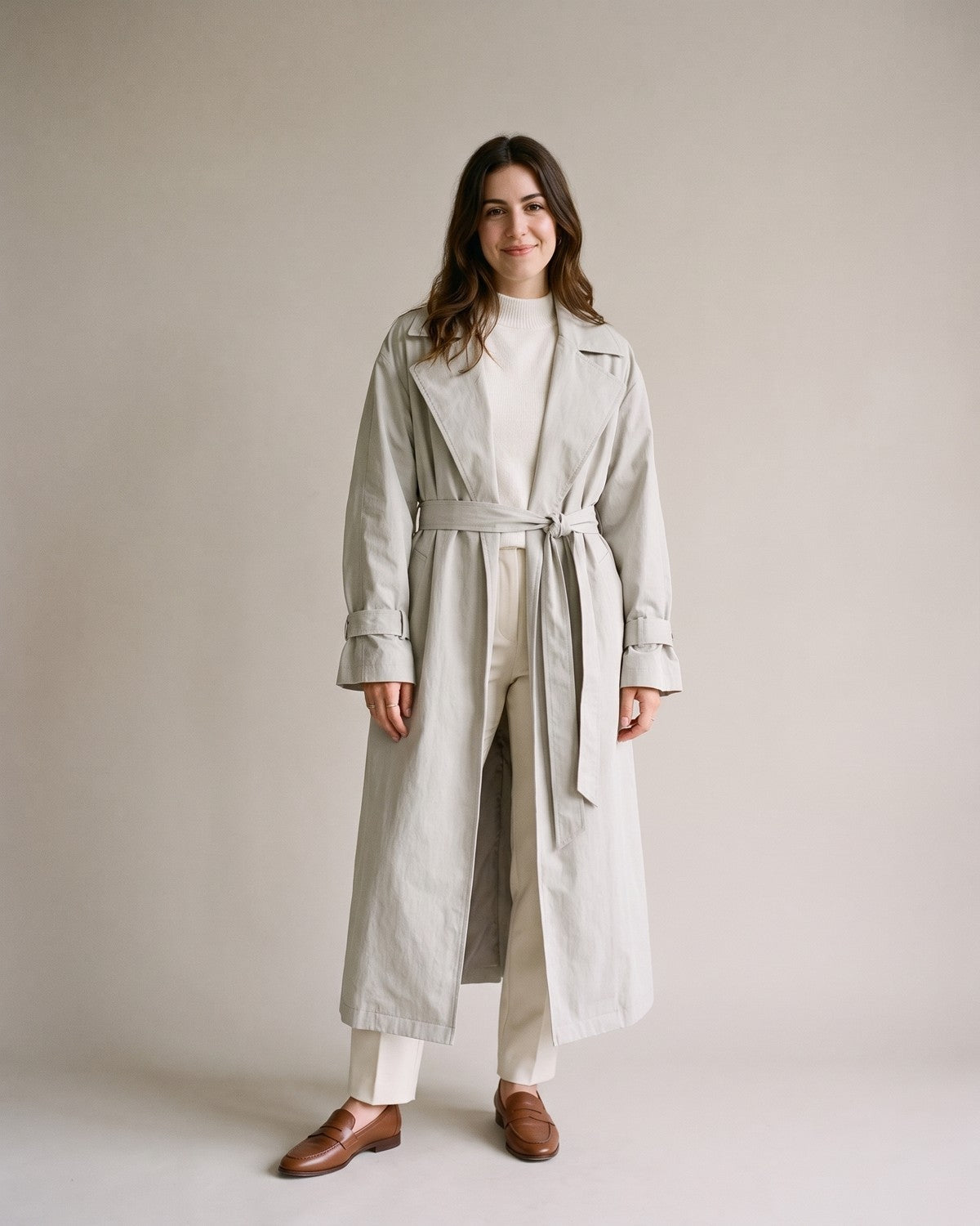 Trench long gris clair femme - face
