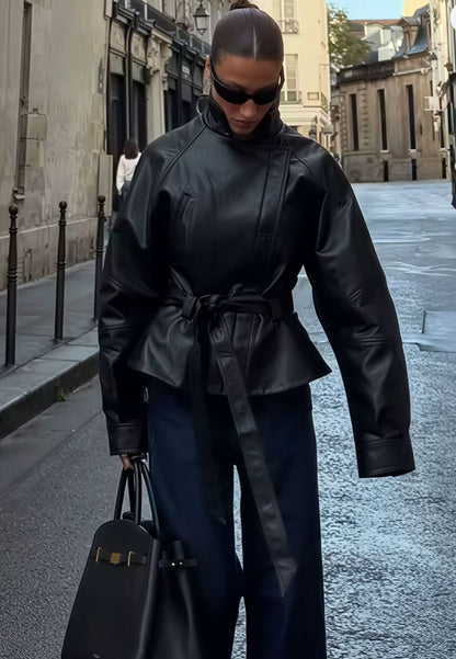 Veste en simili cuir avec ceinture