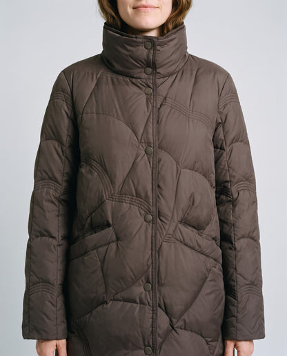 Doudoune marron femme - détail col montant et pressions