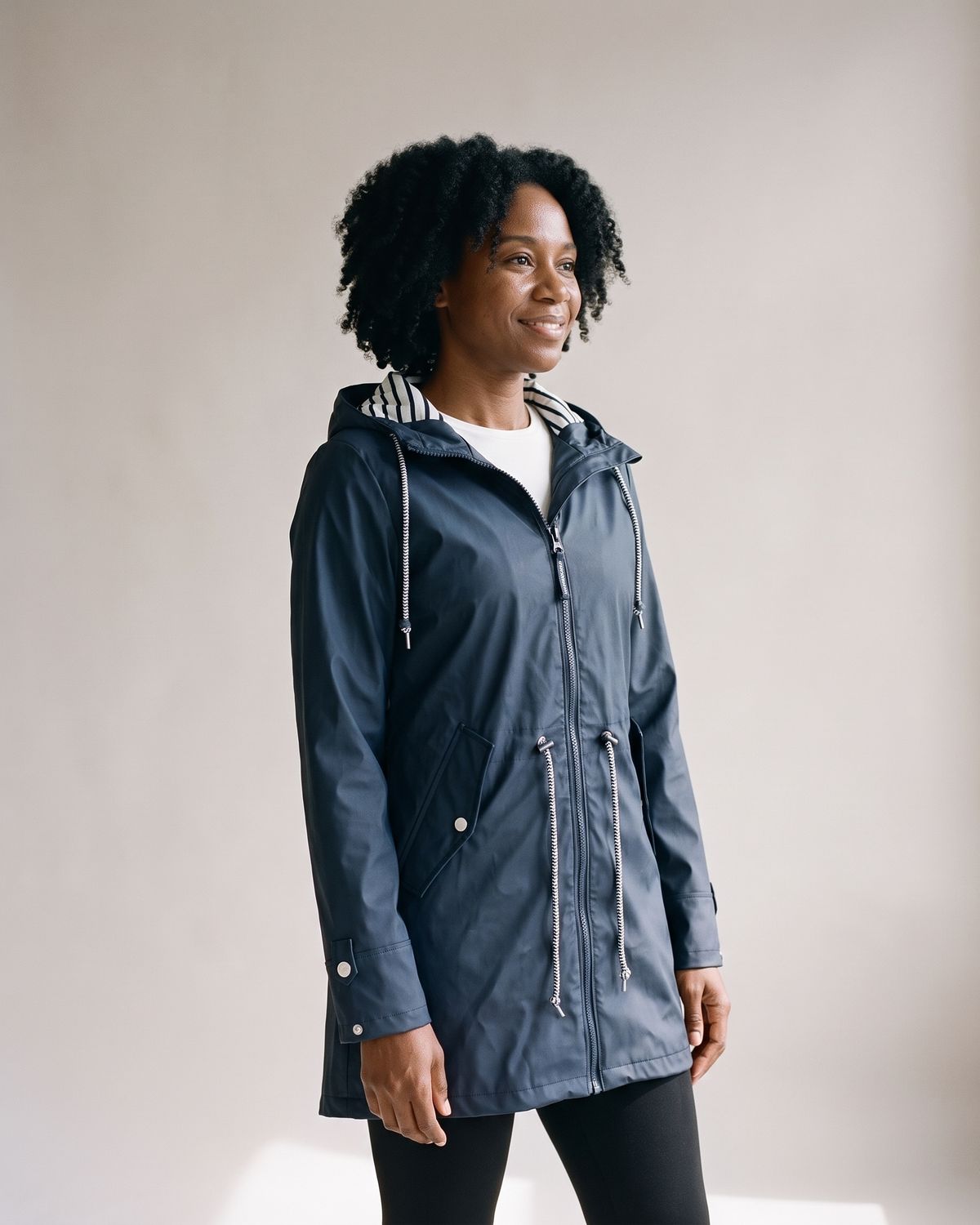 Imperméable à capuche marine femme — Profil
