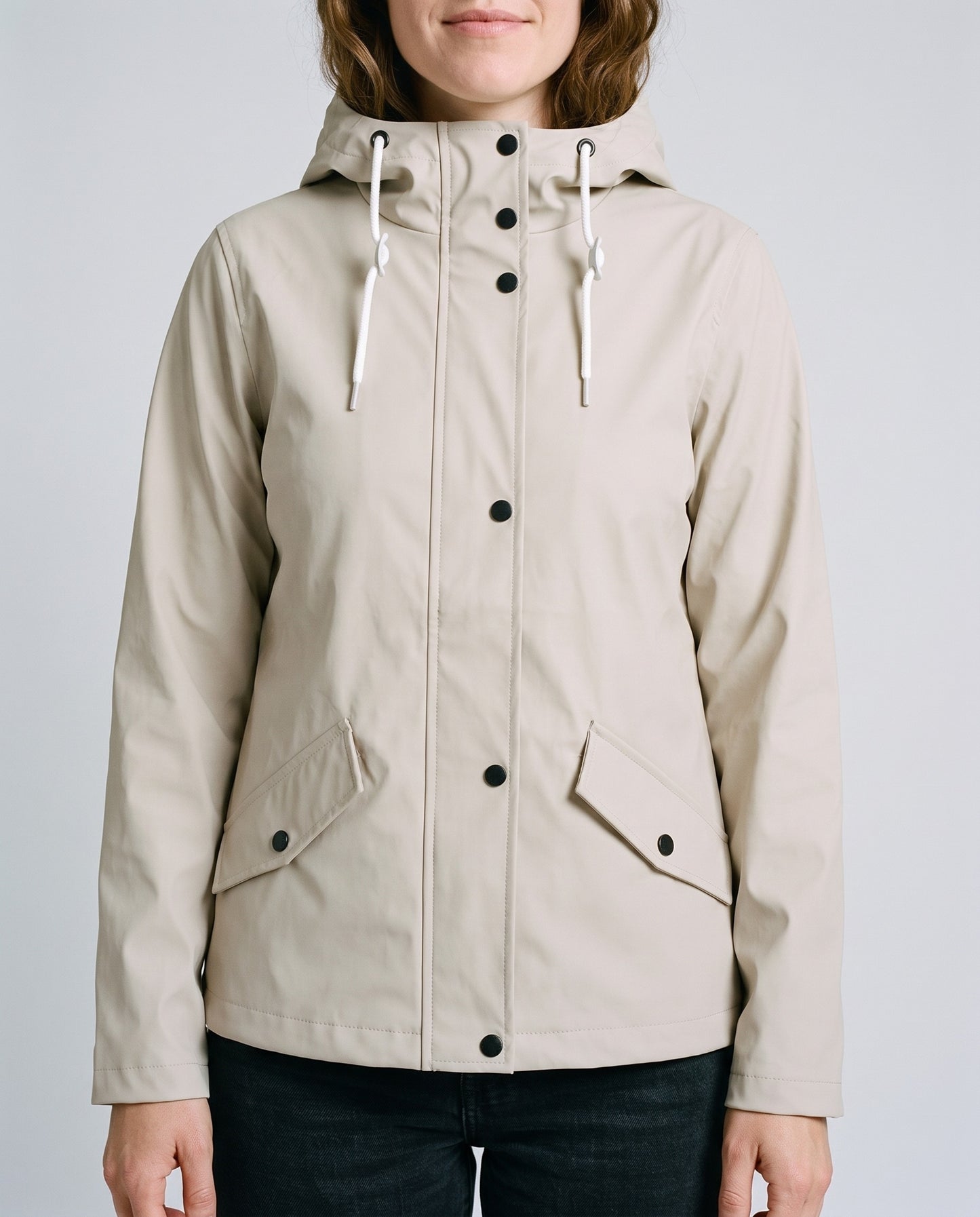 Imperméable léger femme - détail pressions et capuche