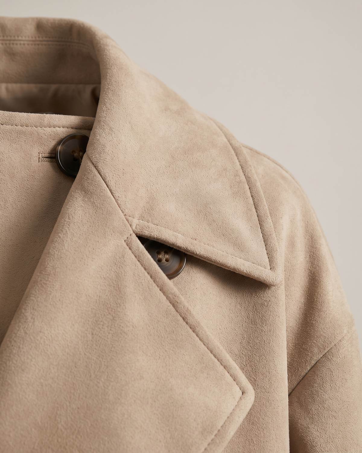 Manteau en daim beige femme — Détail