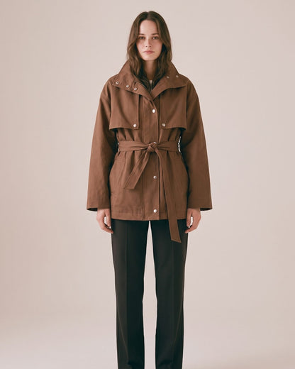 Trench Coat Mi Long Marron Femme porté