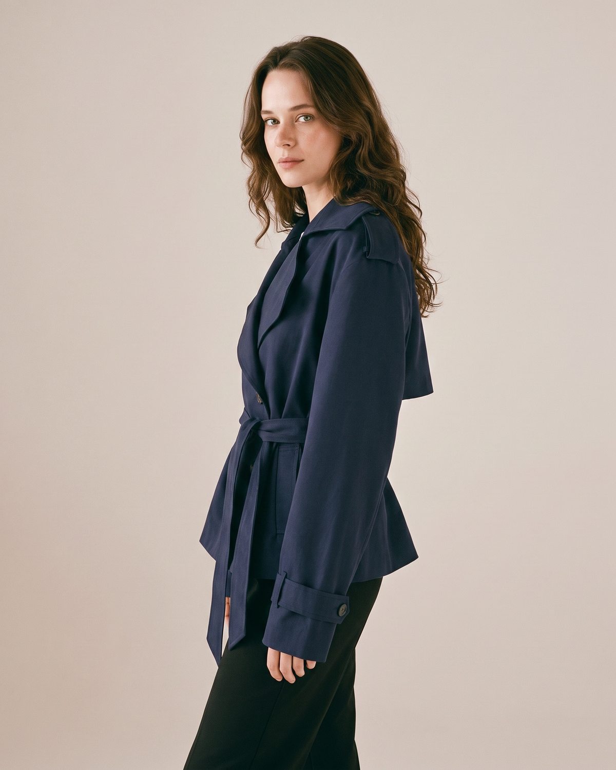 Trench court bleu marine femme — Profil