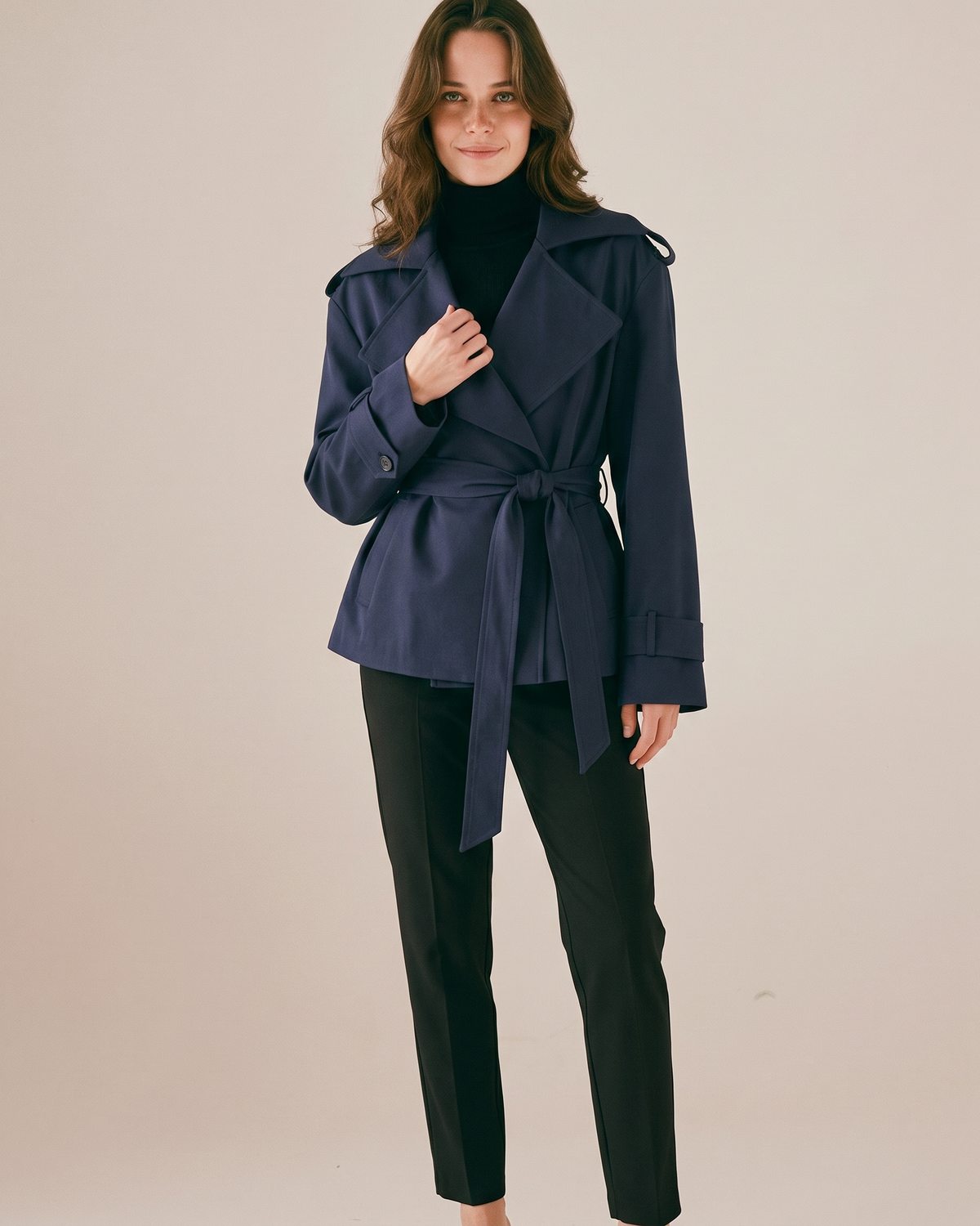 Trench court bleu marine femme — Face