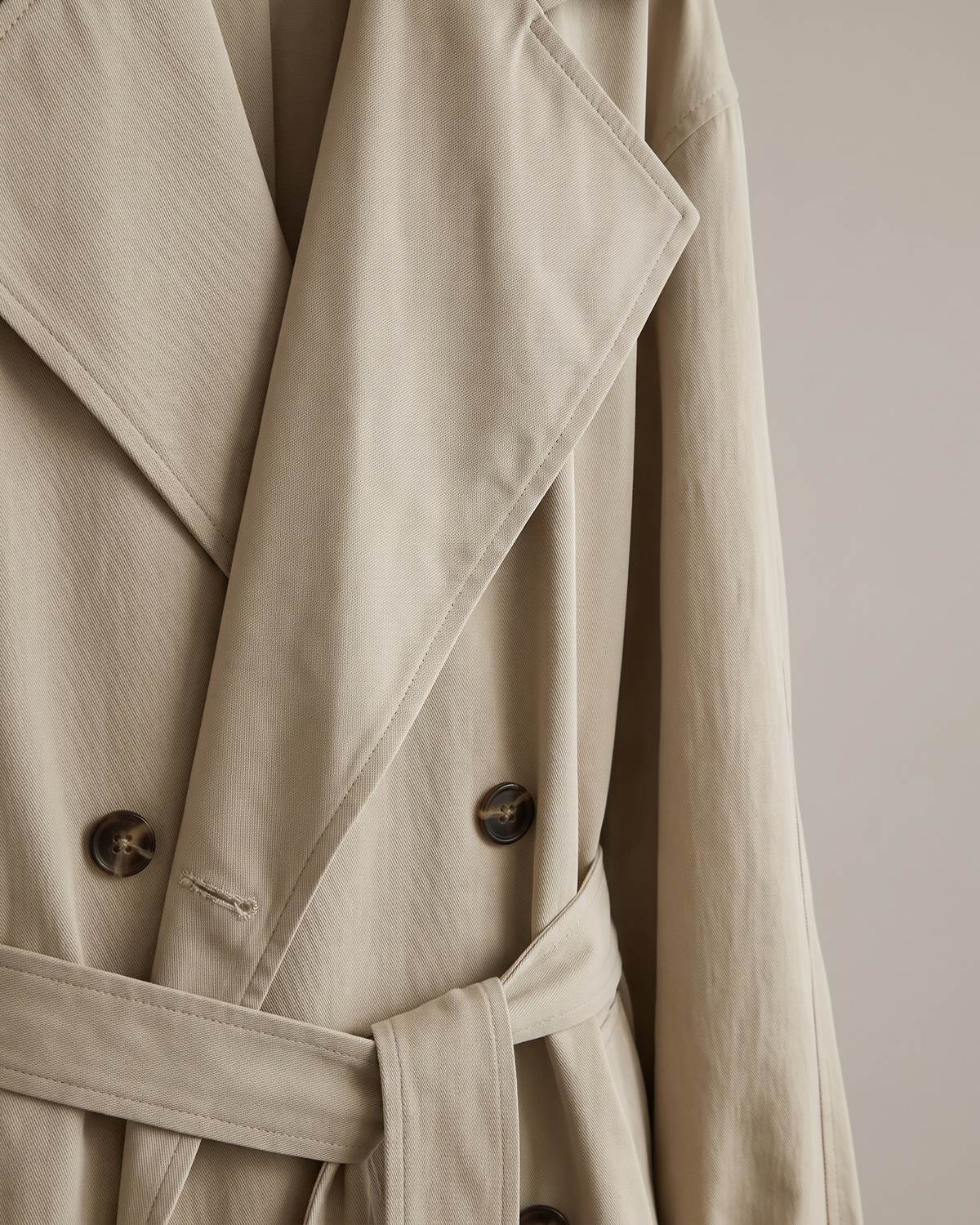 Trench long beige classique femme — Détail