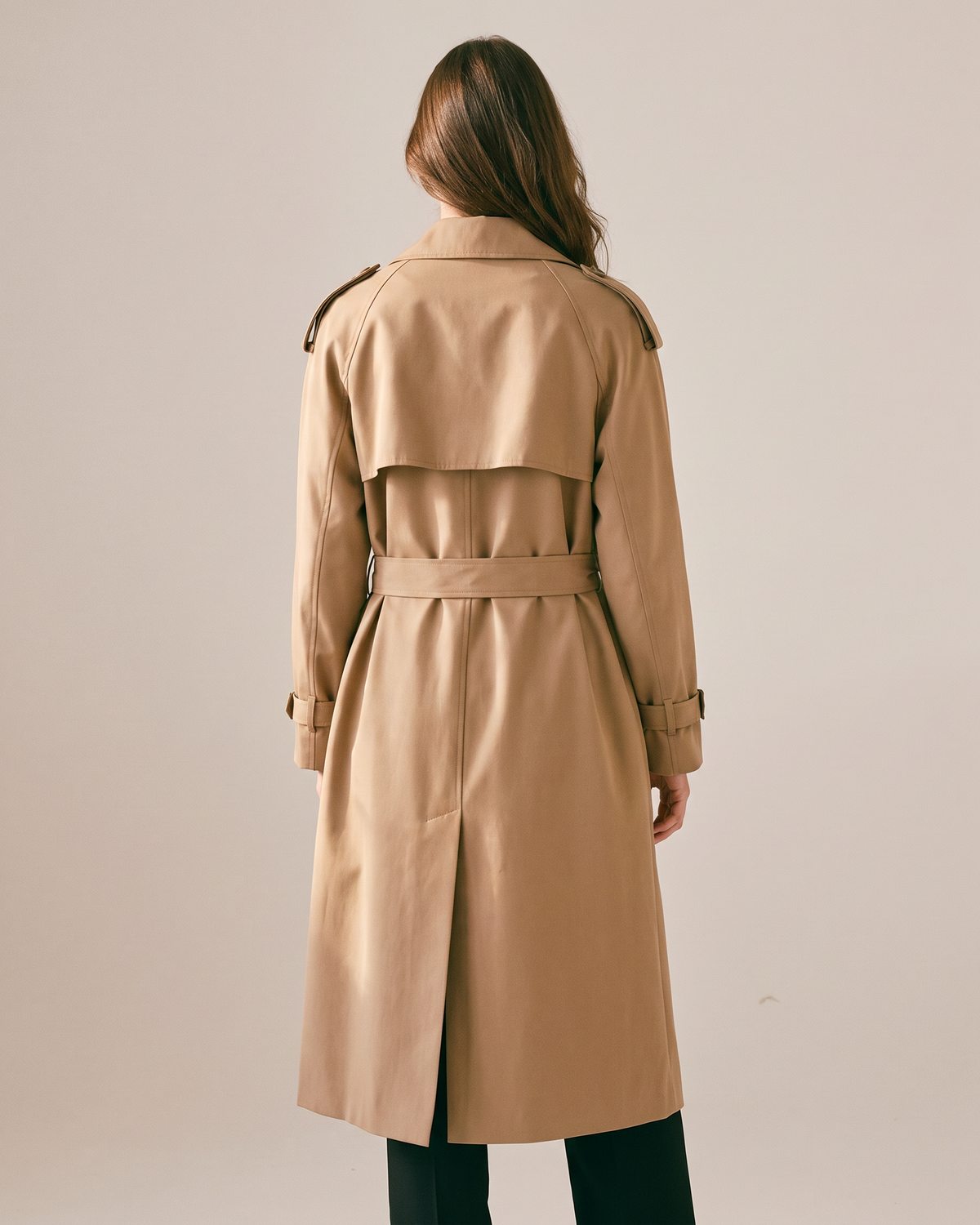 Trench long ceinturé camel femme — Dos