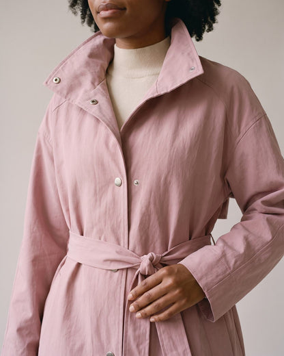 Trench rose poudré long femme détail