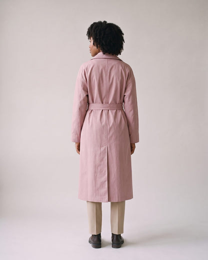 Trench rose poudré long femme dos