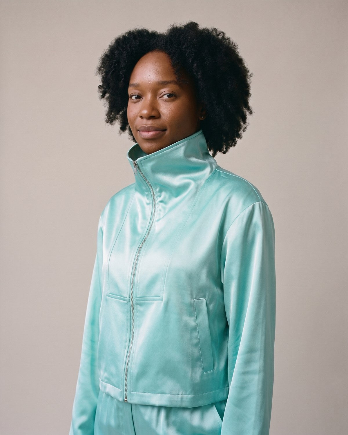 Veste satinée turquoise femme - détail